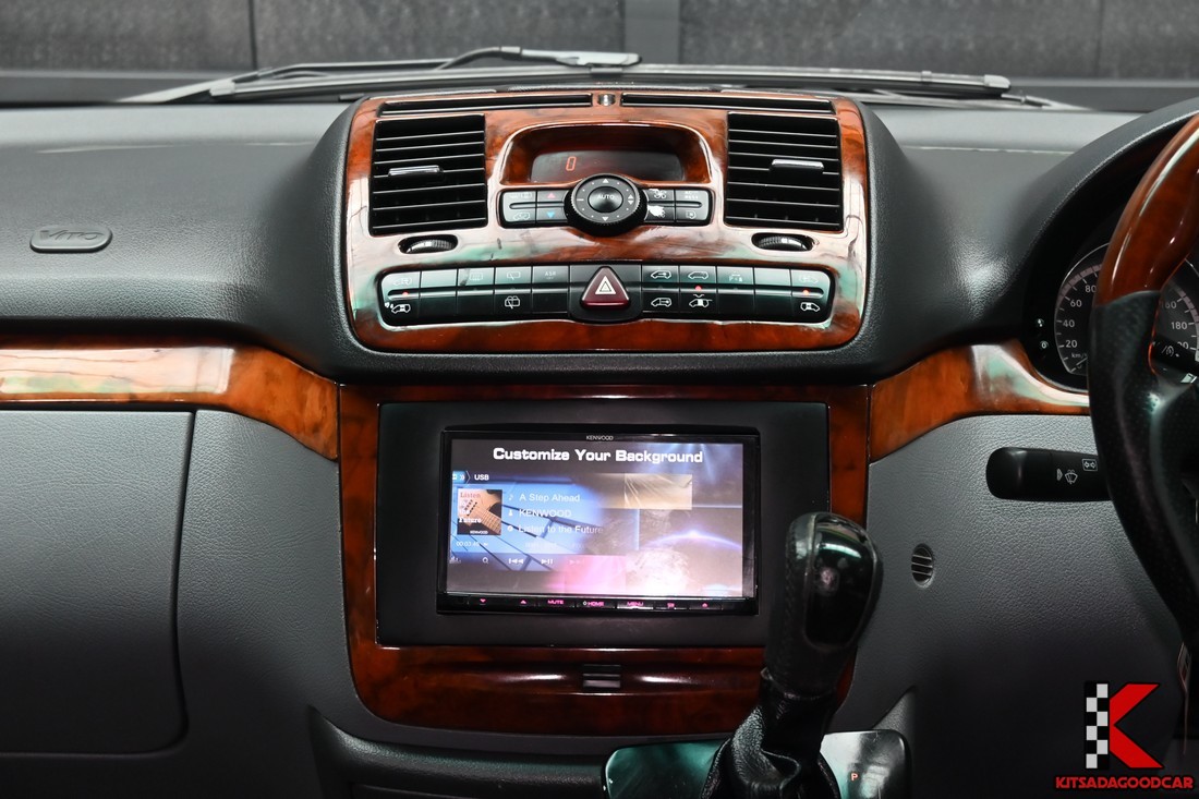 Mercedes-Benz Vito 2.1 W639 115 CDI ปี 2009 ห้องโดยสารด้านหน้า