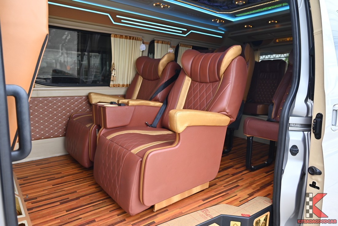 เก้าอี้ VIP แถวกลาง ปรับเอนได้