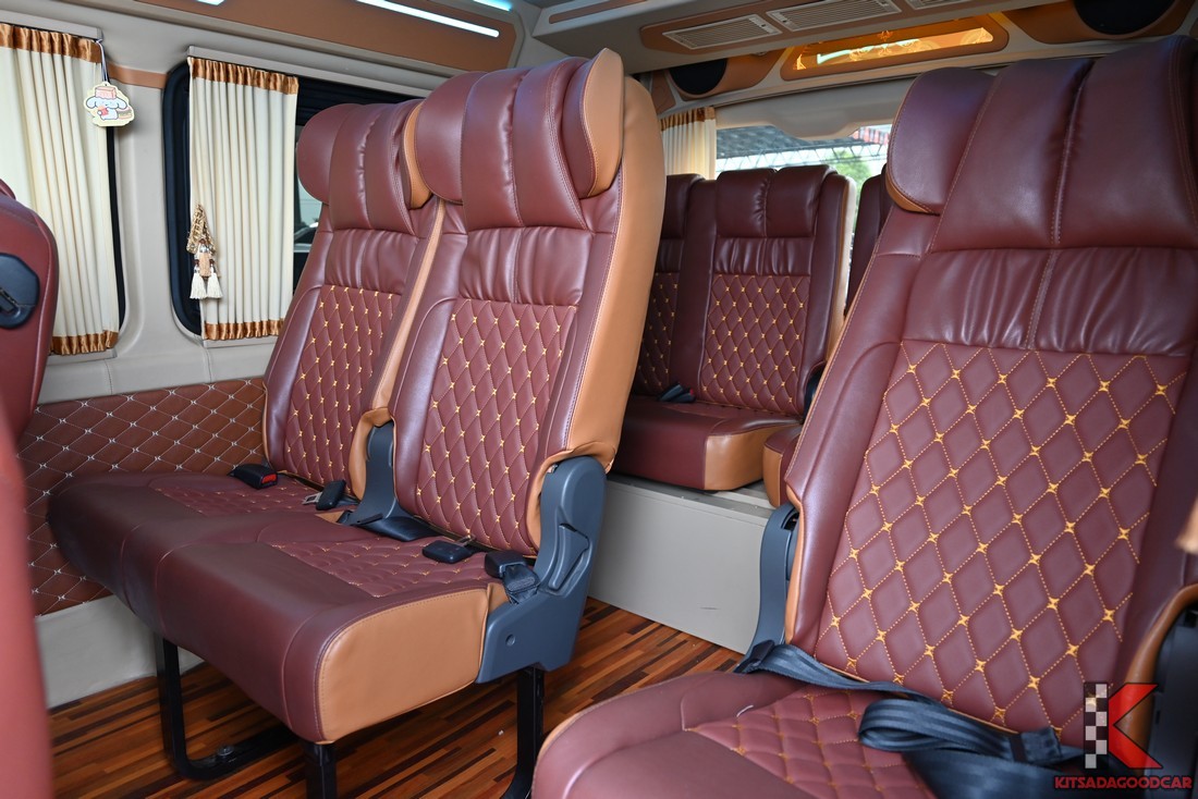 เบาะแถวหลัง ดีไซน์หนังลอนตาราง