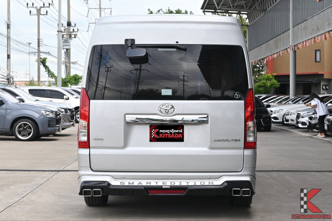 Toyota Commuter 2022 ด้านท้ายตรง SMARTEdition