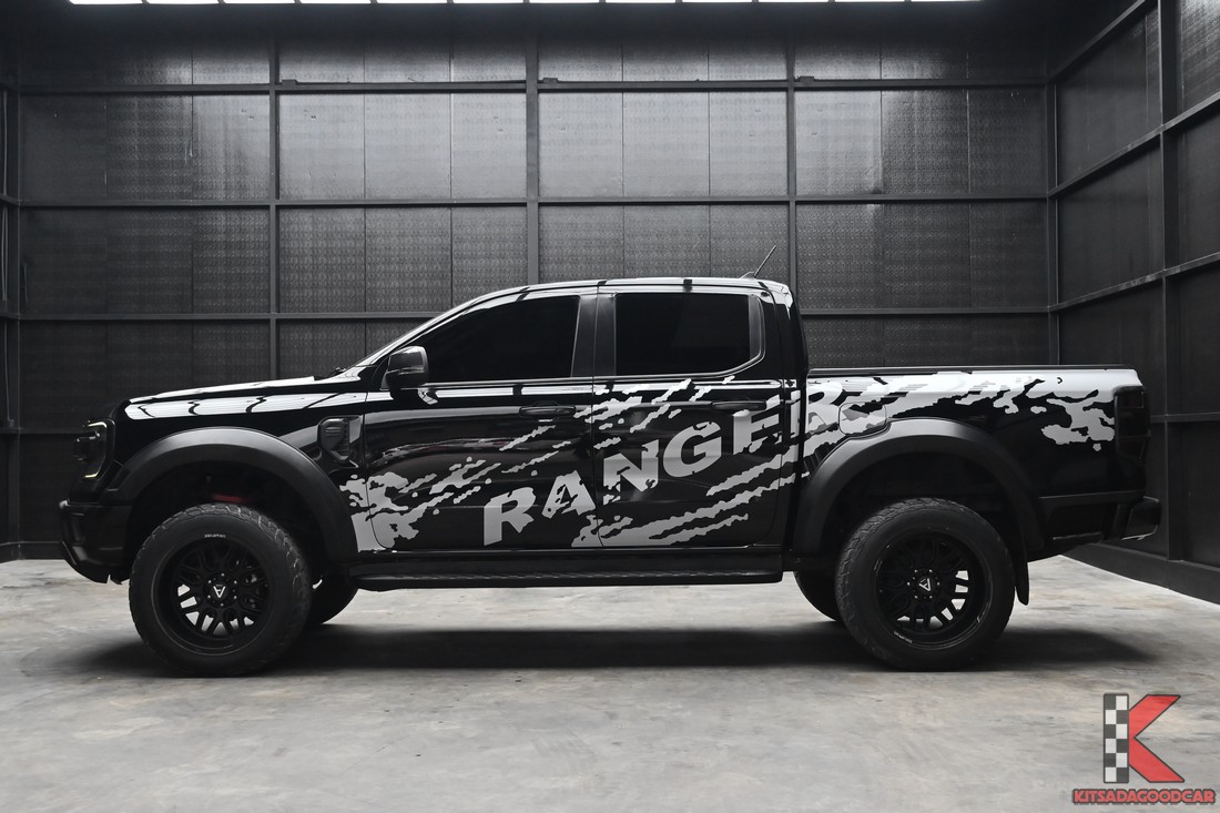 Ford RANGER 2.0 Double Cab Hi-Rider Sport ปี 2023 ด้านข้างตัวรถสีดำ