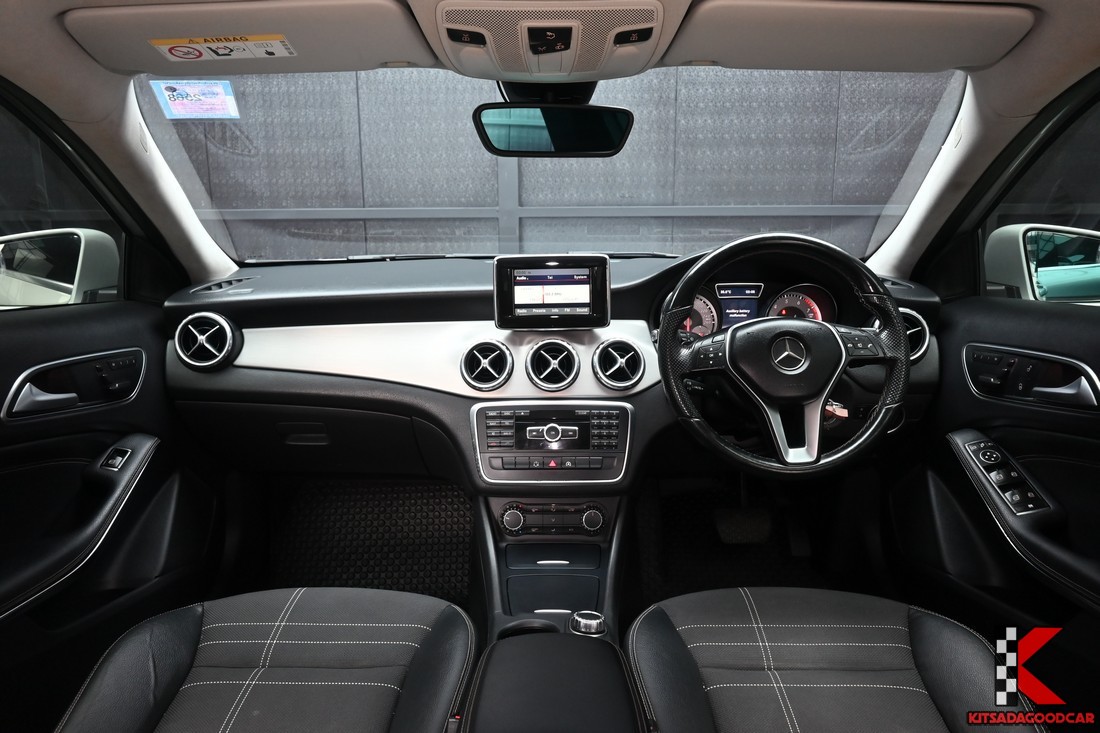 Benz GLA200 W156 Urban 2015 มือสอง ห้องเก็บสัมภาระท้าย