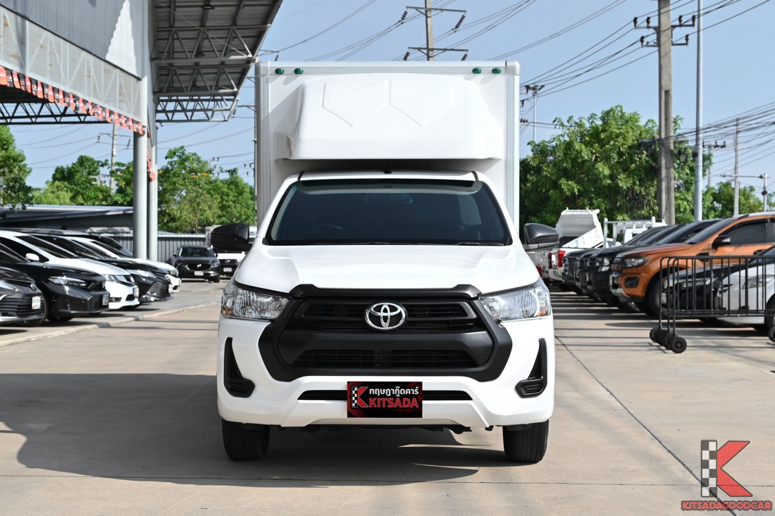 Toyota HILUX REVO 2.4 ปี 2022 กระบะตู้ทึบ มุมหน้าตรง