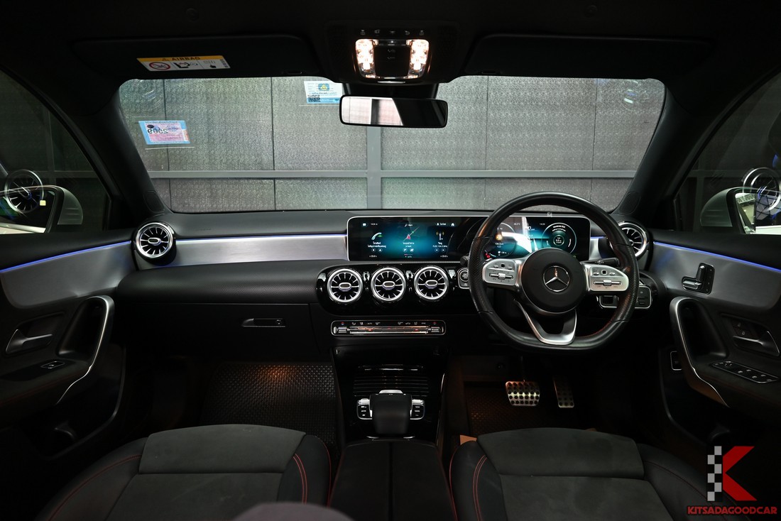 Mercedes-Benz A200 AMG Dynamic 2020 มือสอง ห้องโดยสารด้านหน้า