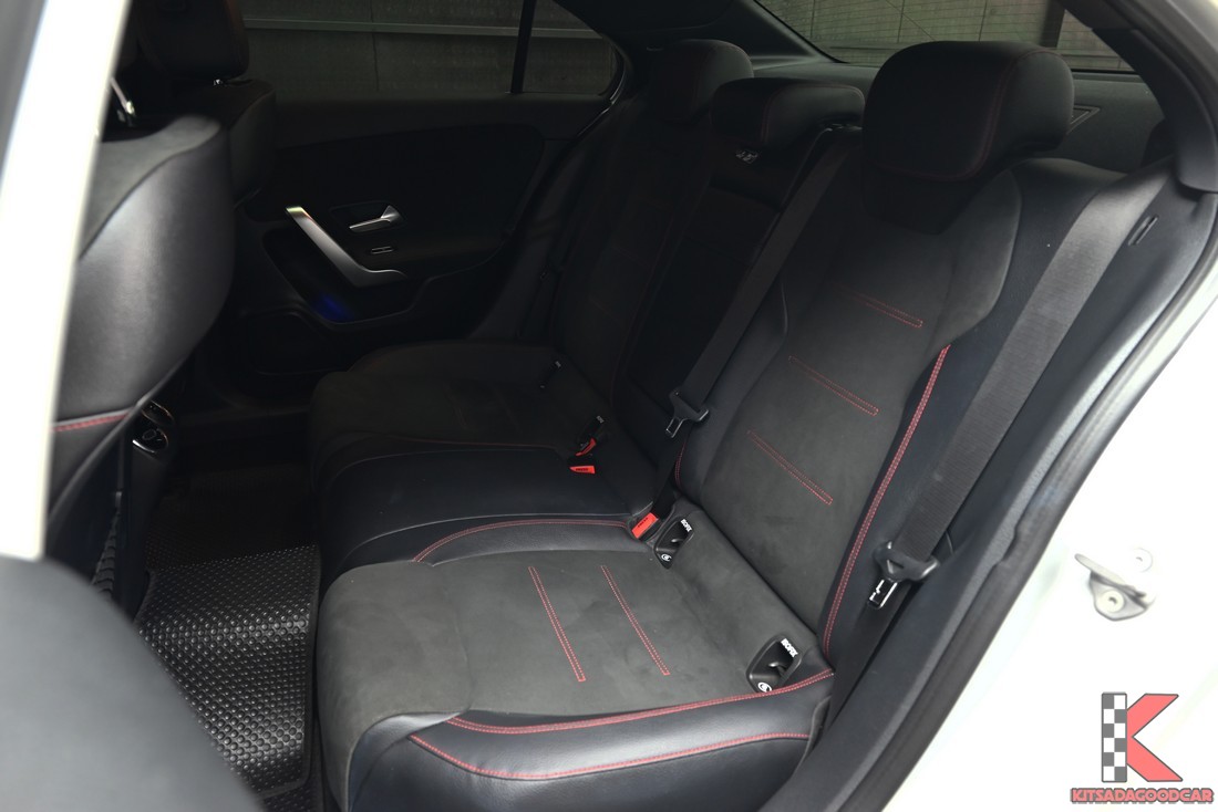 Mercedes-Benz A200 AMG Dynamic 2020 มือสอง รายละเอียดภายใน