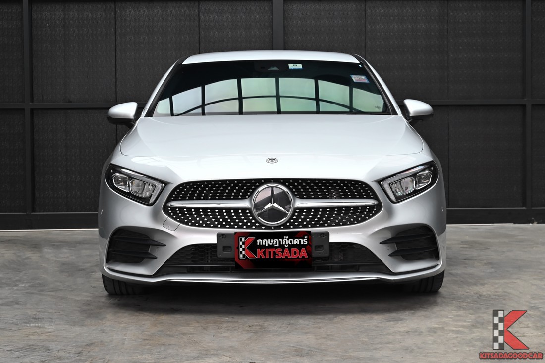 Mercedes-Benz A200 AMG Dynamic 2020 มือสอง สีเงิน มุมด้านหน้า