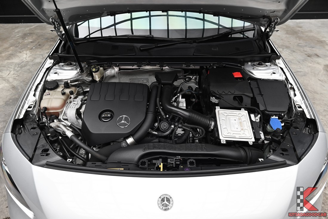 Mercedes-Benz A200 1.3 W177 AMG Dynamic 2020 มือสอง ห้องเครื่องเบนซินเทอร์โบ