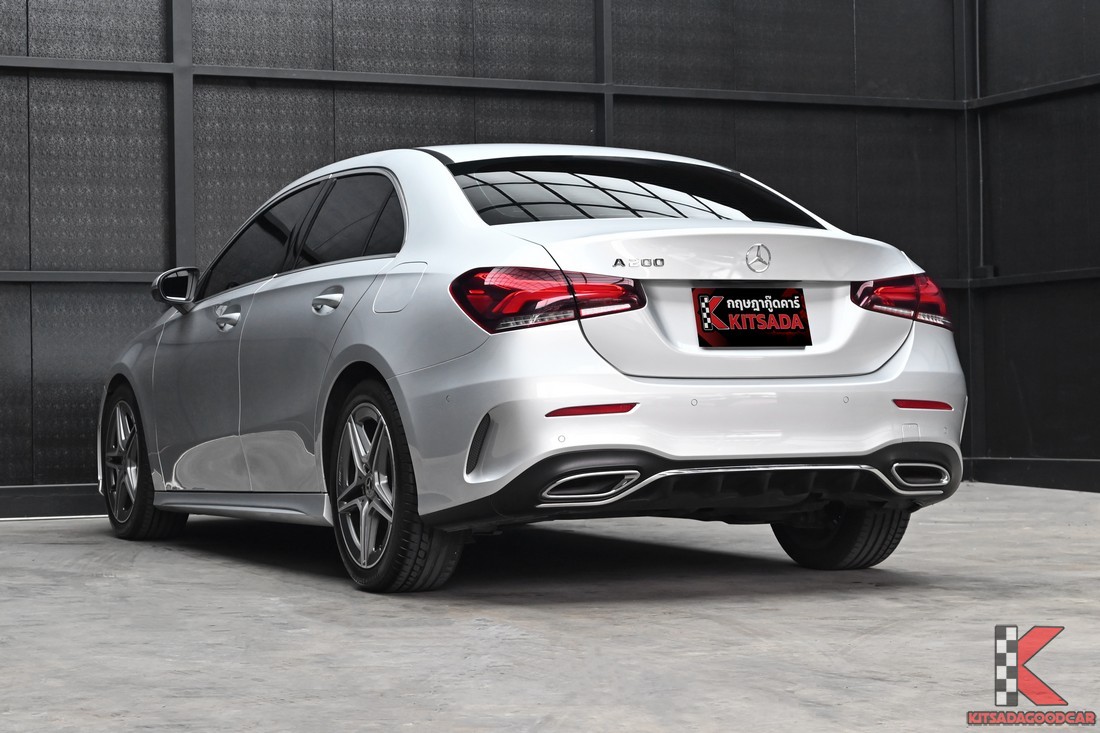 Mercedes-Benz A200 AMG Dynamic 2020 มือสอง สีเงิน มุมด้านข้างหน้า