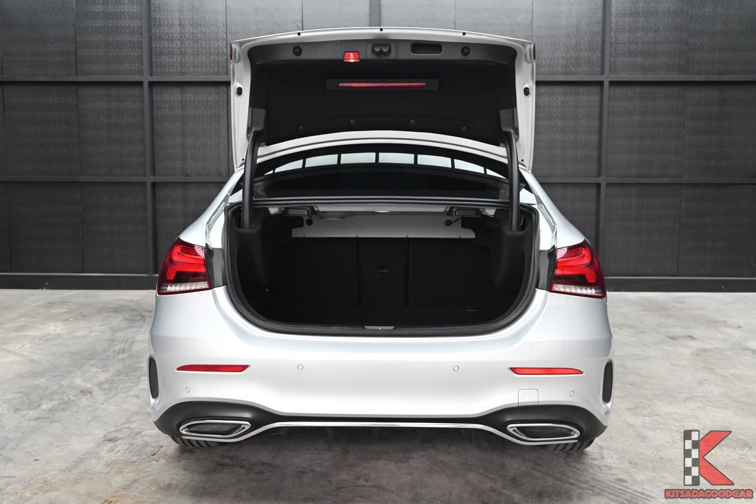Mercedes-Benz A200 AMG Dynamic 2020 มือสอง กระจังหน้า Diamond Grille