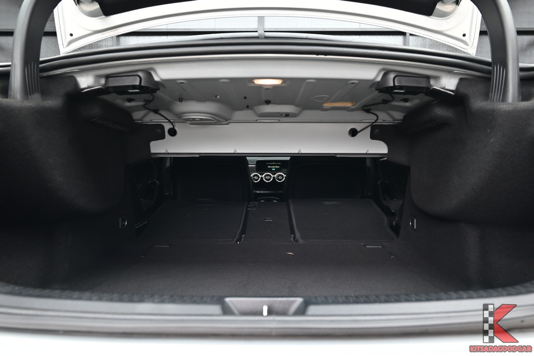 Mercedes-Benz A200 AMG Dynamic 2020 มือสอง ด้านท้ายตัวรถ