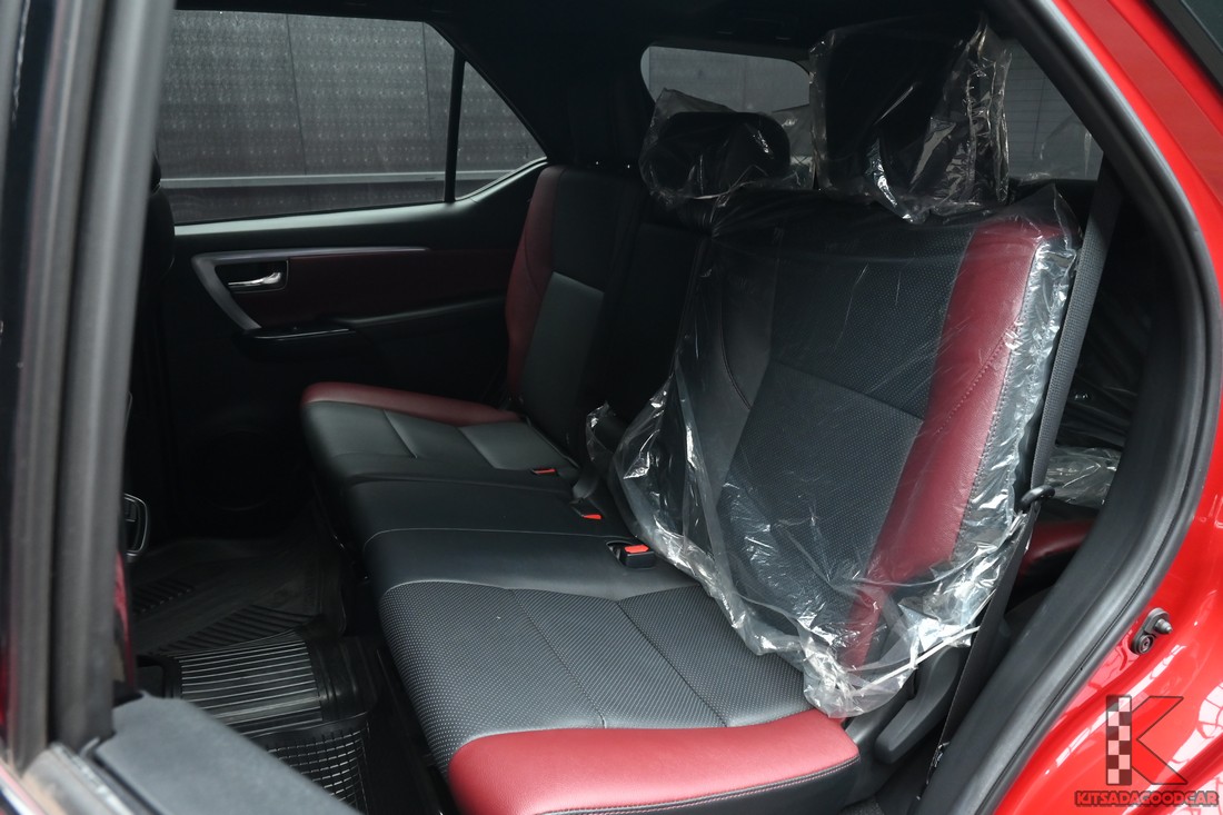 Toyota Fortuner 2.4 Legender 2023 มือสอง ฝาท้ายไฟฟ้า