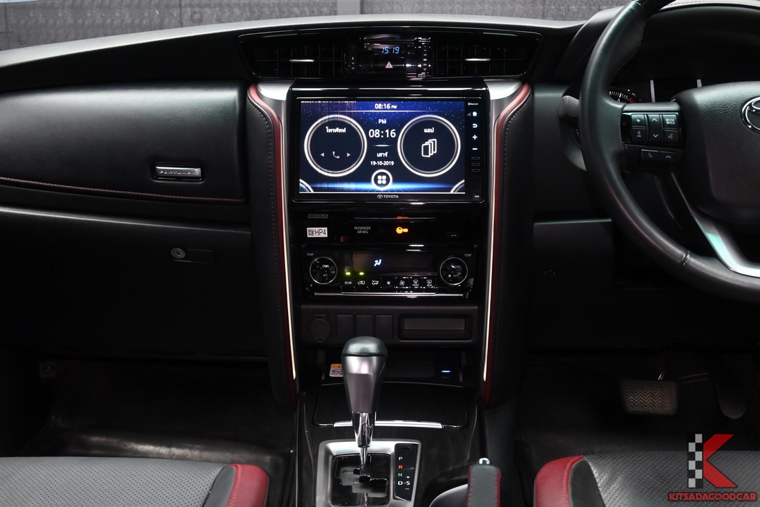 Toyota Fortuner 2.4 Legender 2023 มือสอง พวงมาลัยและ Paddle Shift