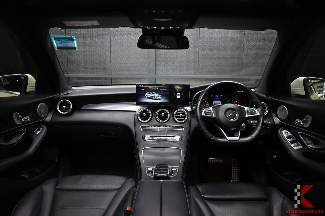 Mercedes-Benz GLC250d W253 AMG Dynamic ปี 2017 พวงมาลัย