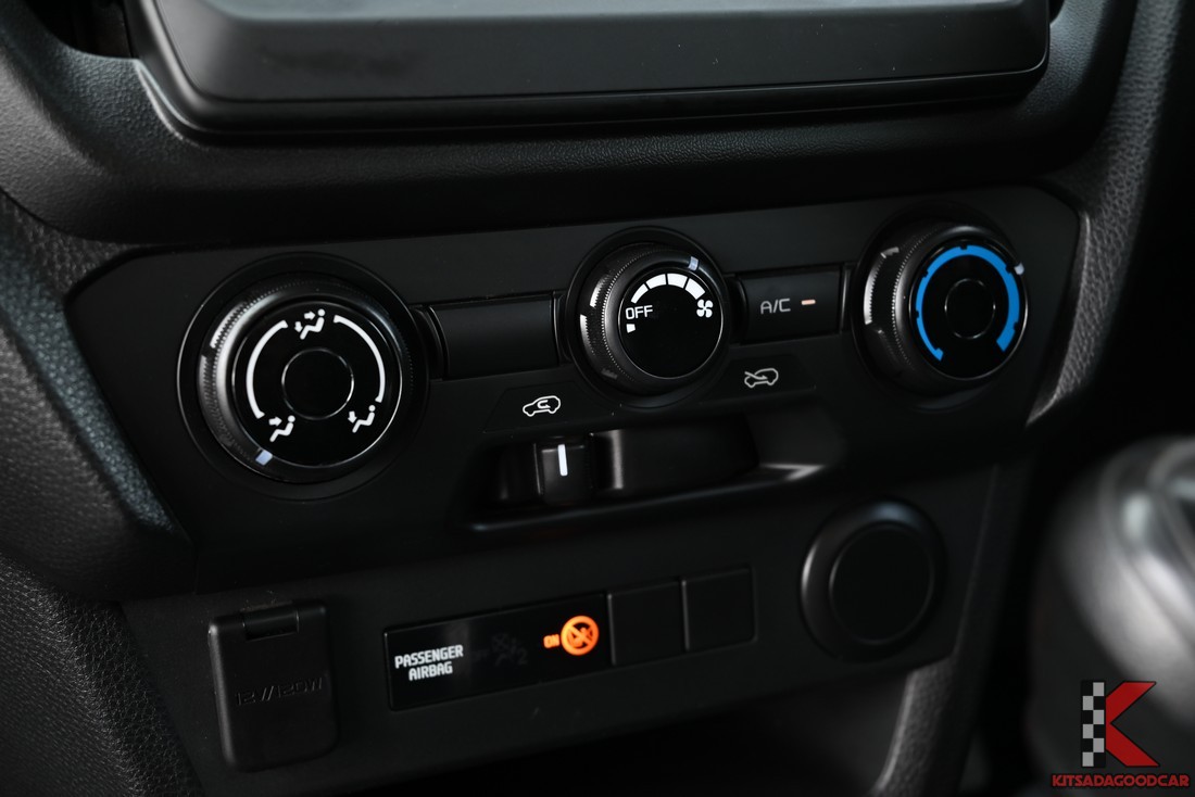 แผงควบคุมระบบปรับอากาศ