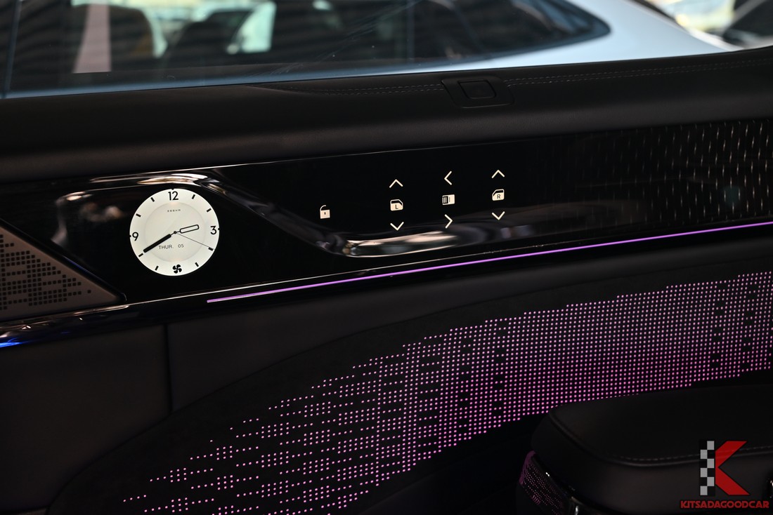 ZEEKR 009 2026 มือสอง คอนโซล/จอกลาง (11)