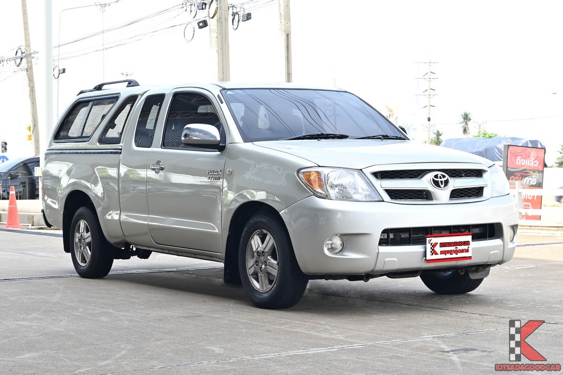 Toyota Vigo 2.7 Extra Cab G ปี 2008 สีเงิน มุมหน้าเฉียง พร้อมแครี่บอย