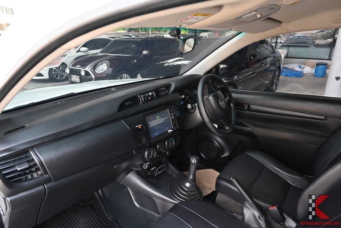 พวงมาลัยและมาตรวัด Toyota Hilux Revo 2022