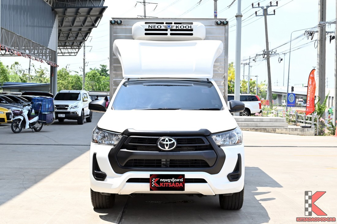 Toyota Hilux Revo 2.4 ปี 2022 มุมหน้าตรง