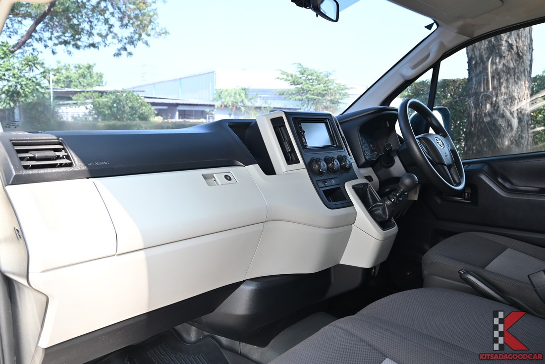 รูป Toyota Hilux Revo มุมที่ 11