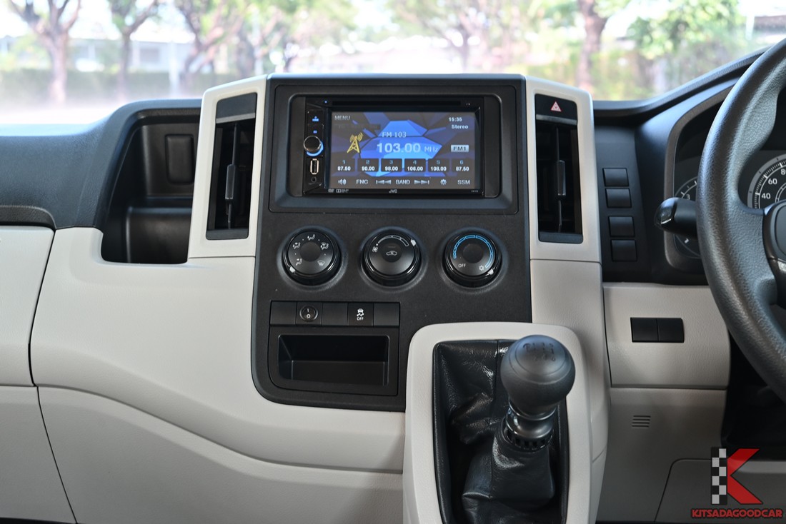 รูป Toyota Hilux Revo มุมที่ 16