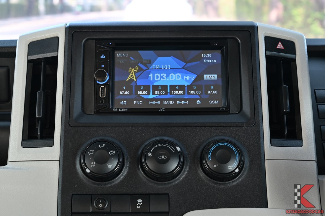 รูป Toyota Hilux Revo มุมที่ 17