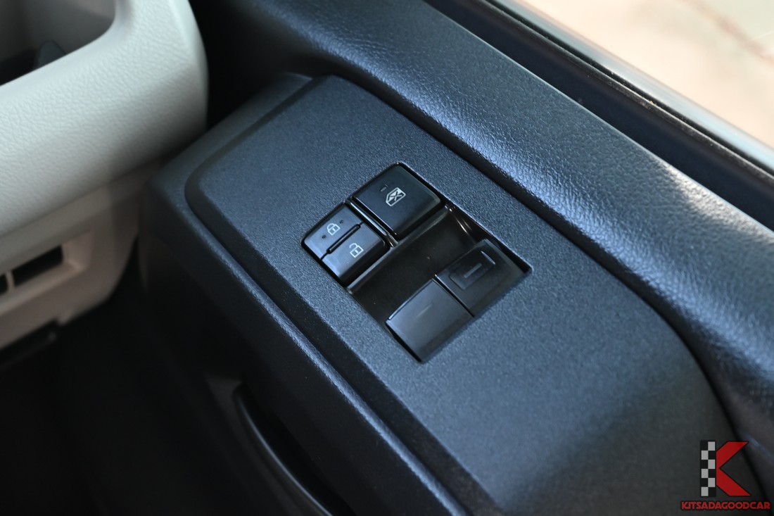 รูป Toyota Hilux Revo มุมที่ 19