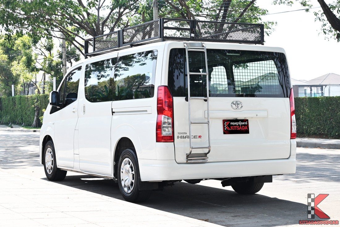 รูป Toyota Hilux Revo มุมที่ 3