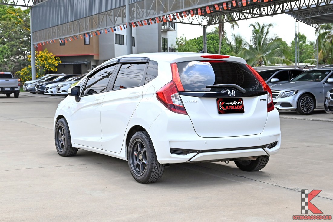 Honda JAZZ 1.5 S 2018 มือสอง มุมด้านหน้า