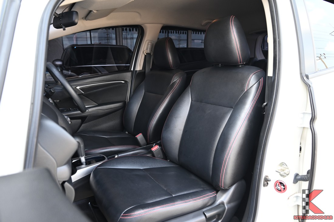 Honda JAZZ 1.5 S 2018 มือสอง คอนโซลหน้า