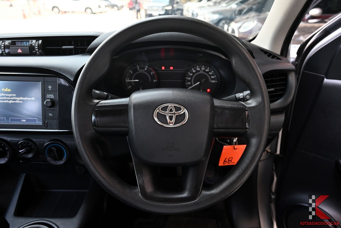 Toyota HILUX REVO 2021 มาตรวัดและพวงมาลัย