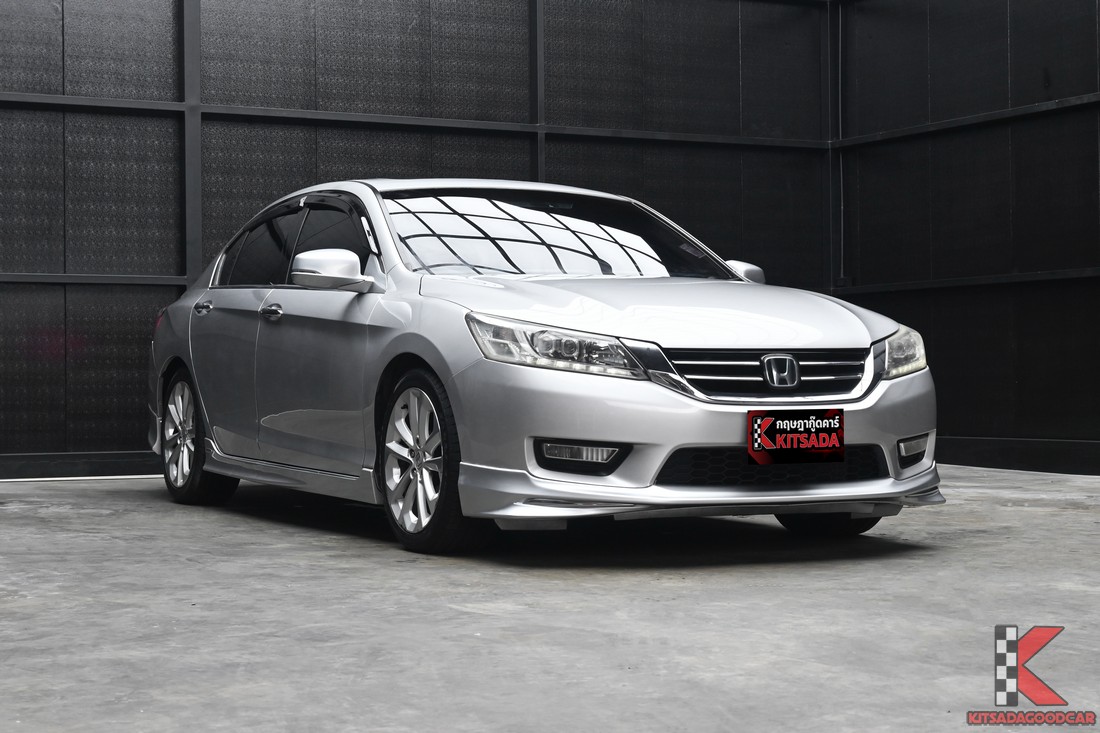Honda Accord 2.4 TECH ปี 2014 มือสอง สีเงิน รหัส BCHH ภาพหลักคันจริง