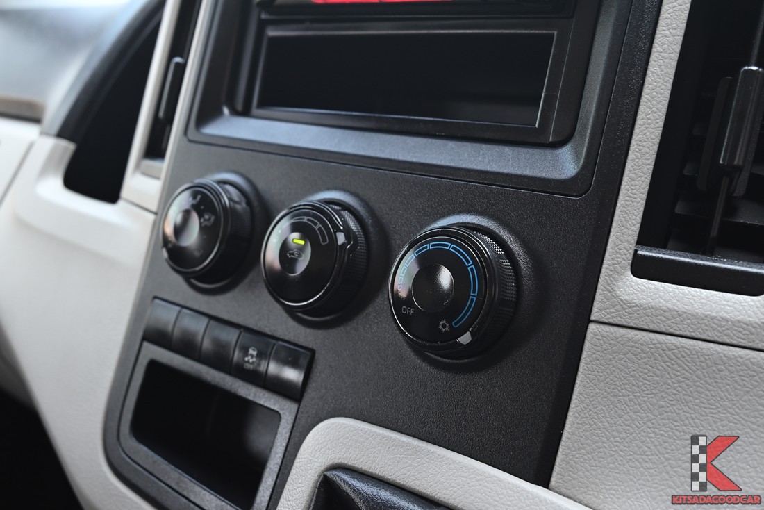 ชุดควบคุมแอร์ Toyota HIACE 2022