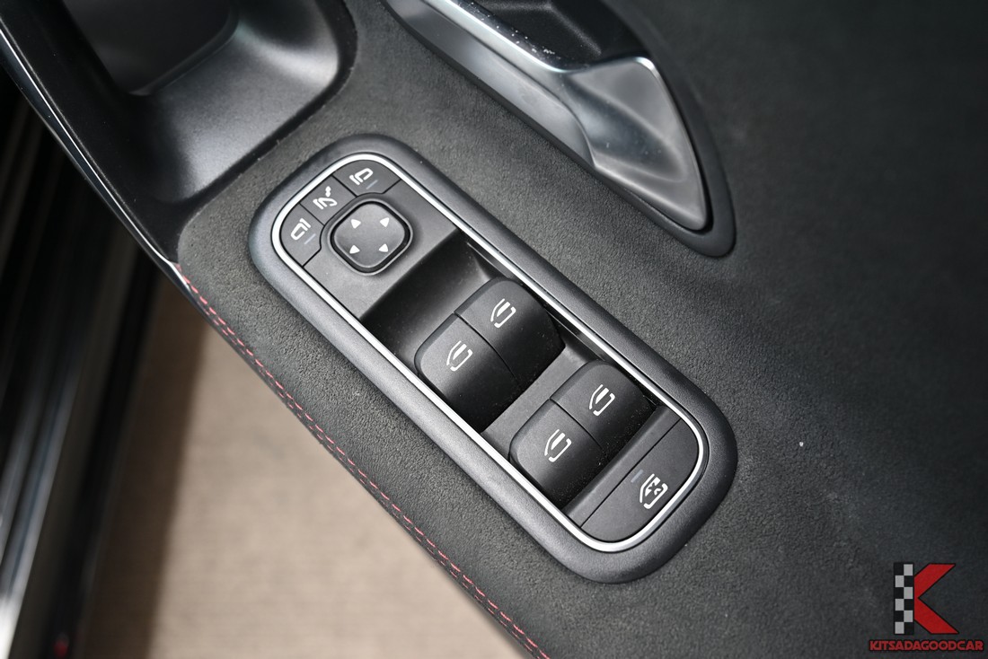 Mercedes-Benz A200 AMG Dynamic 2021 มือสอง รายละเอียดชุดแต่งคาร์บอน