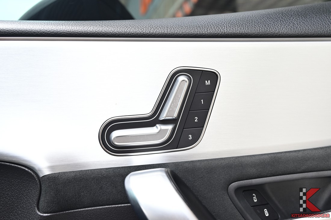 Mercedes-Benz A200 AMG Dynamic 2021 มือสอง ดิฟฟิวเซอร์หลังและปลายท่อ AMG