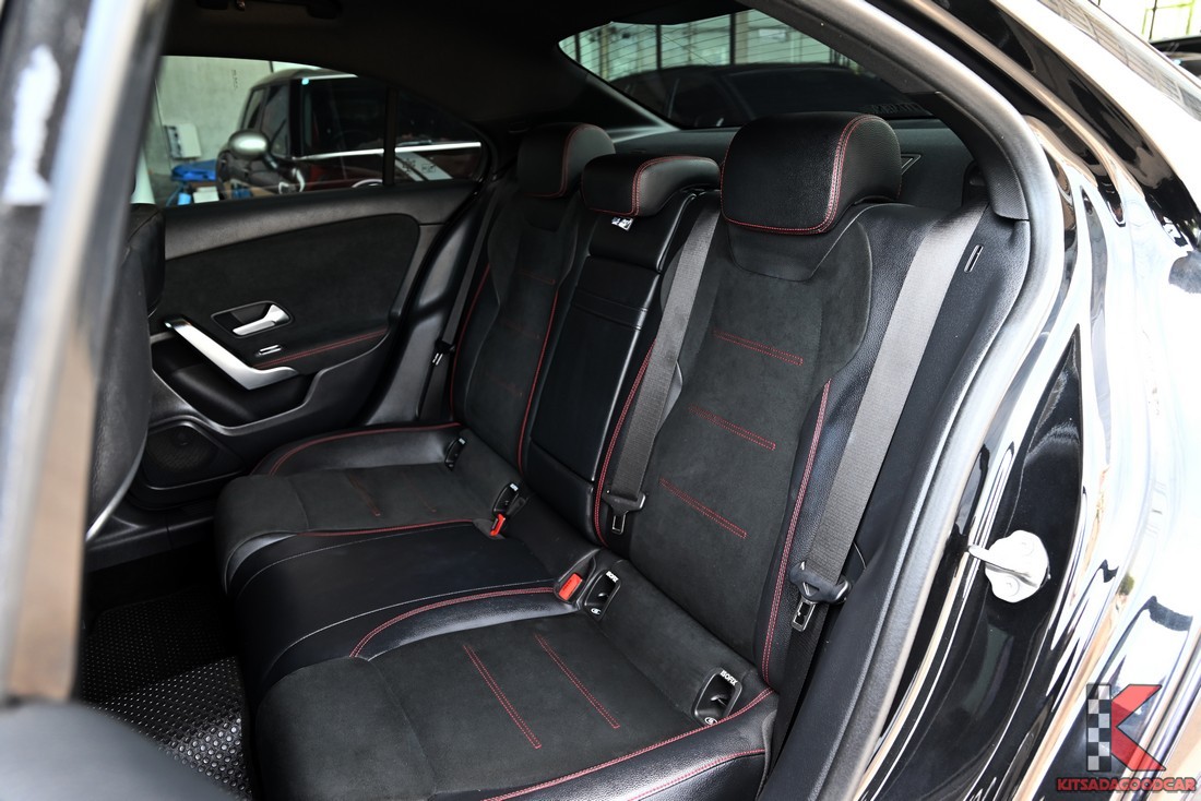 Mercedes-Benz A200 AMG Dynamic 2021 มือสอง รายละเอียดตัวถังสีดำ