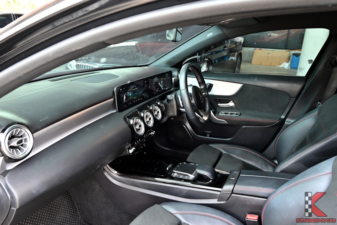 Mercedes-Benz A200 AMG Dynamic 2021 มือสอง ภายในห้องโดยสาร