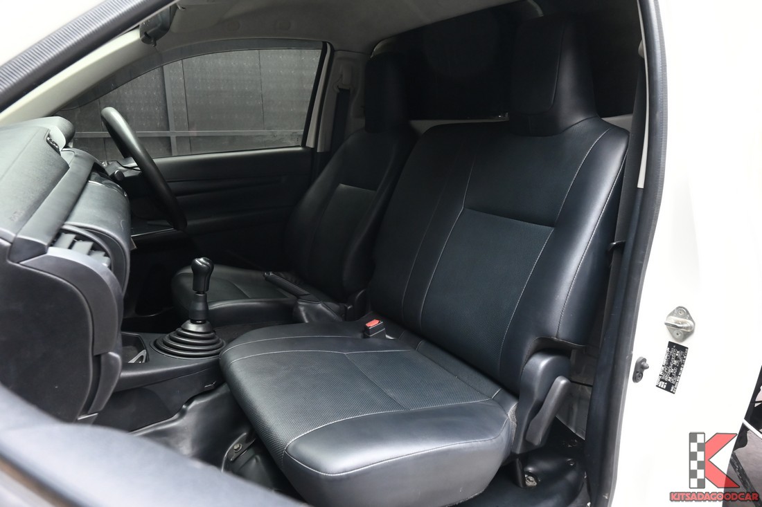 พื้นและผนังตู้บรรทุก Toyota HILUX REVO 2023