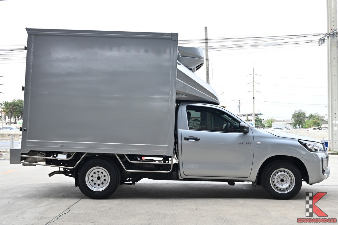 Hilux Revo 2022 ด้านข้างซ้าย พร้อมตู้แช่เย็น