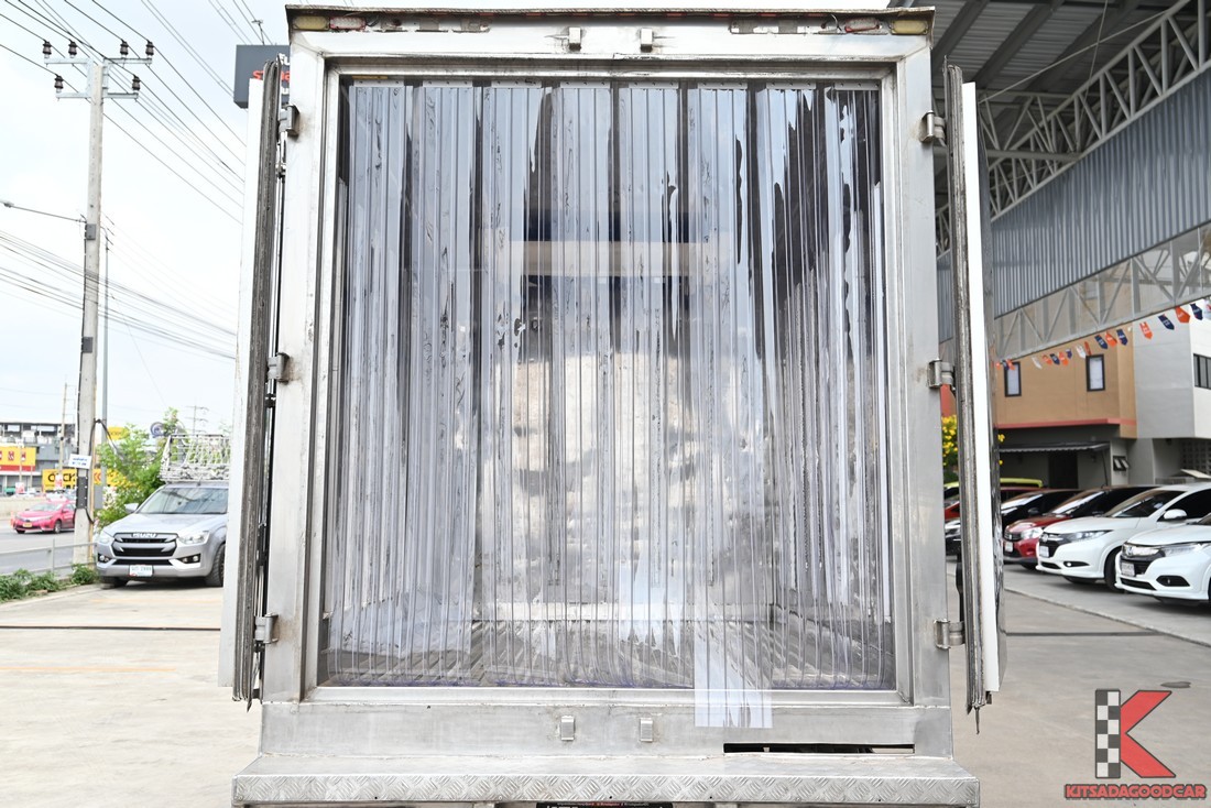 ผ้าม่านใสกั้นความเย็นภายในตู้