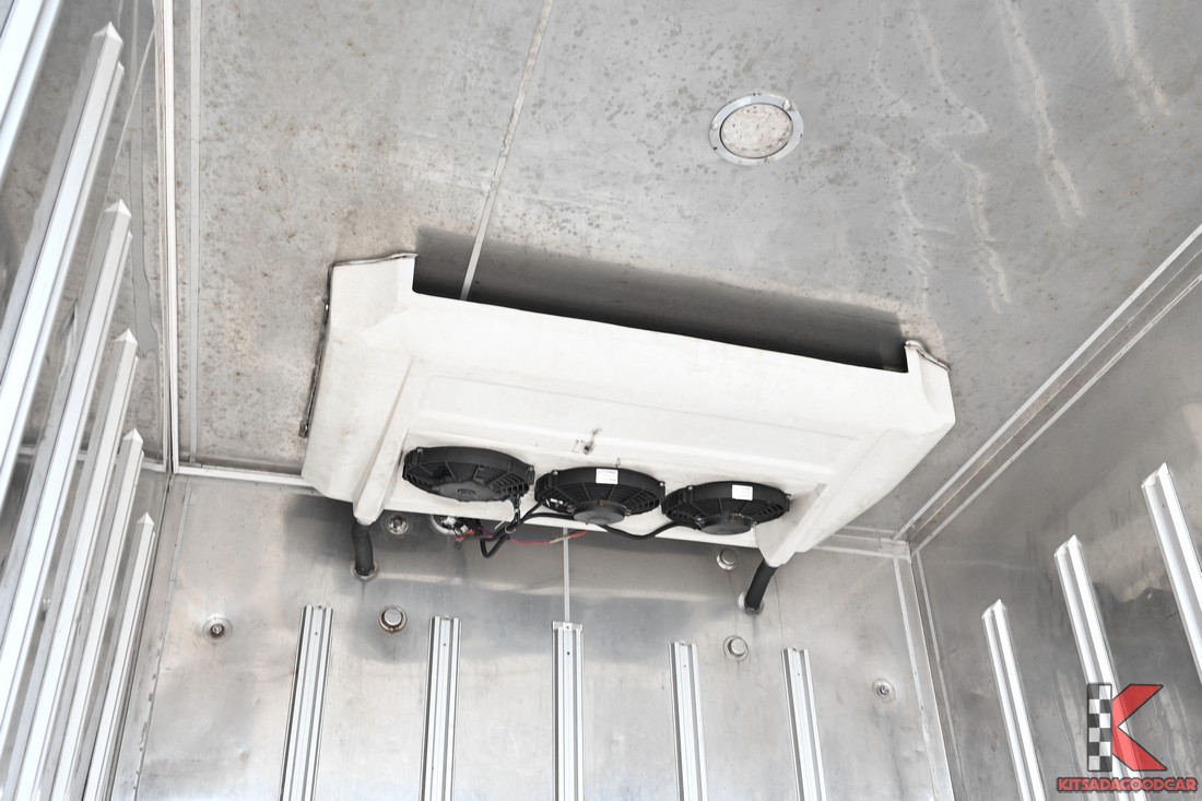 ชุดคอยล์เย็น พัดลม 3 ตัว บนเพดานตู้