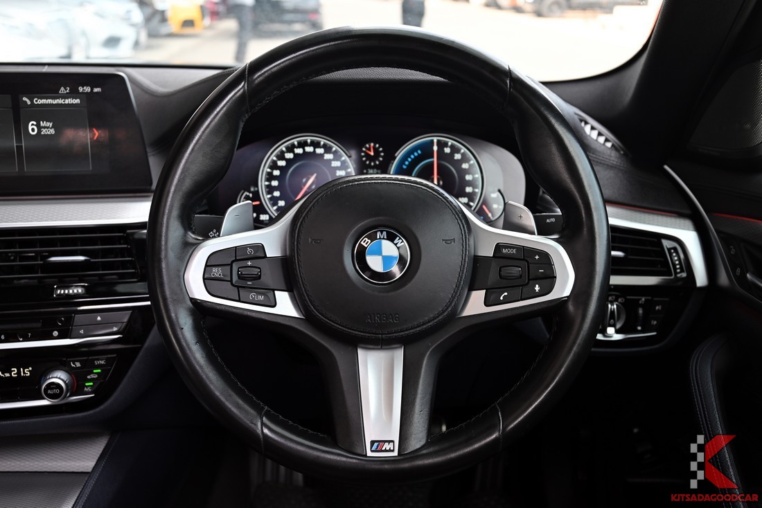 BMW 530e G30 M Sport ปี 2018 คอนโซลหน้า