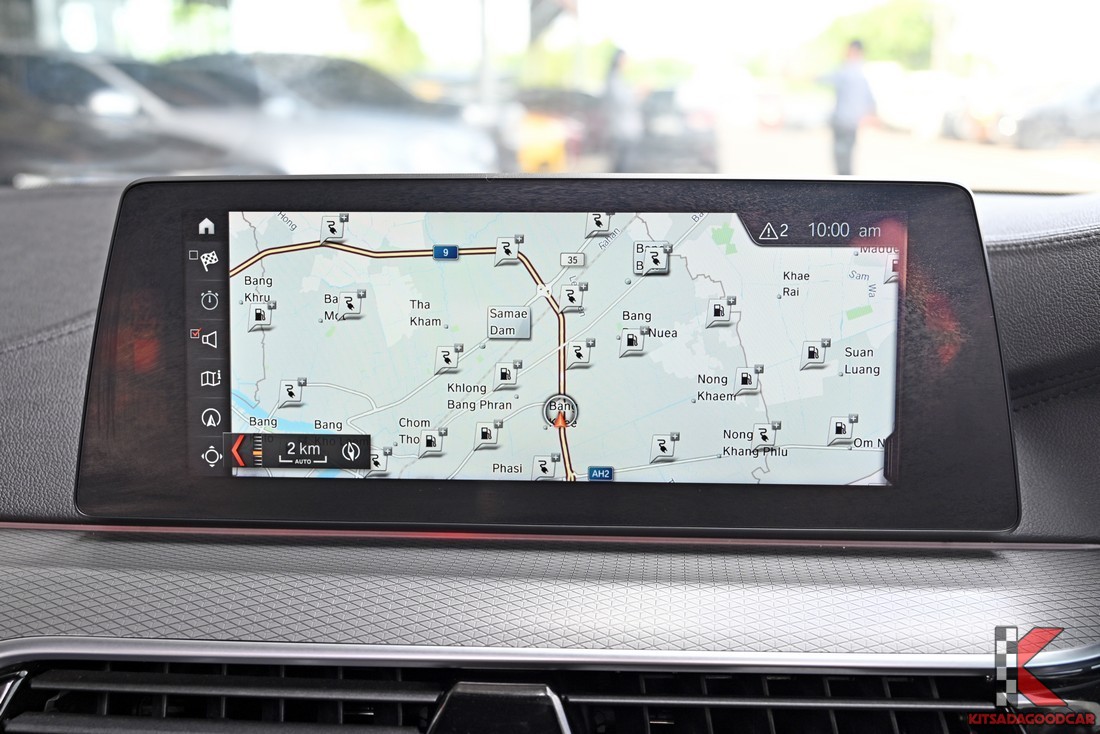 BMW 530e G30 M Sport ปี 2018 หน้าจอ iDrive และเนวิเกเตอร์