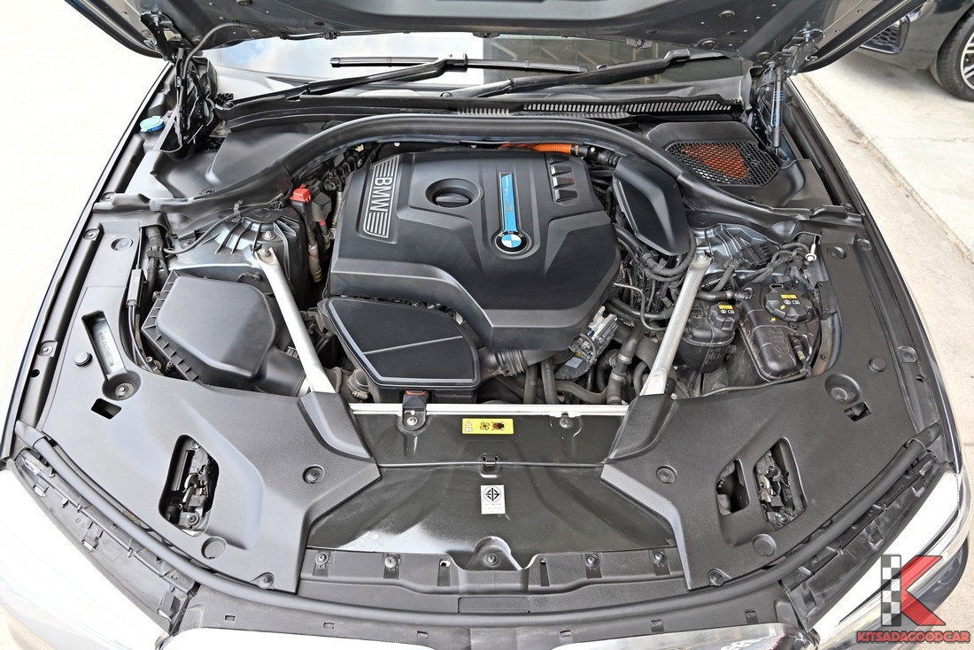 BMW 530e G30 M Sport ปี 2018 ห้องเครื่อง TwinPower Turbo Plug-in Hybrid