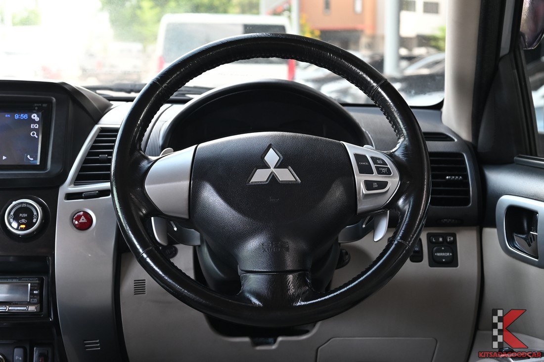 Mitsubishi PAJERO SPORT GT 4WD 2012 มือสอง คอนโซลหน้า
