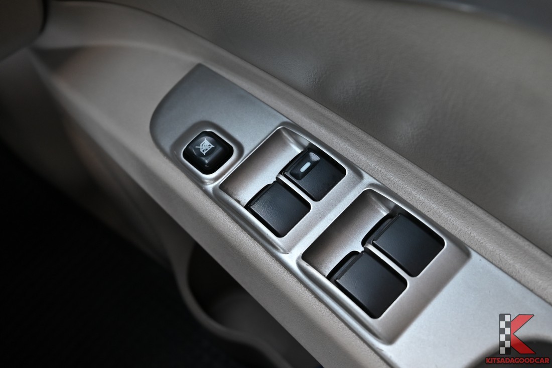 Mitsubishi PAJERO SPORT GT 4WD 2012 มือสอง เบาะหนังด้านหน้า