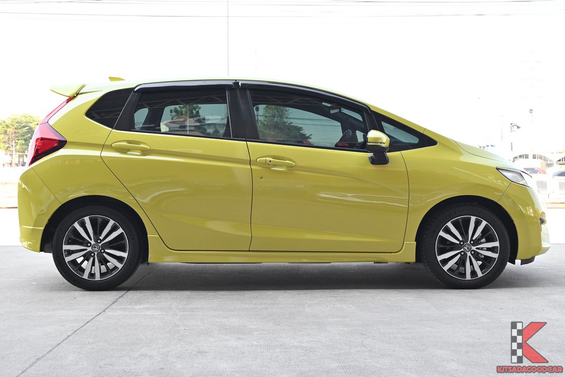 โปรไฟล์ด้านข้างซ้าย ล้ออัลลอย 16 นิ้ว (ตามประกาศ)