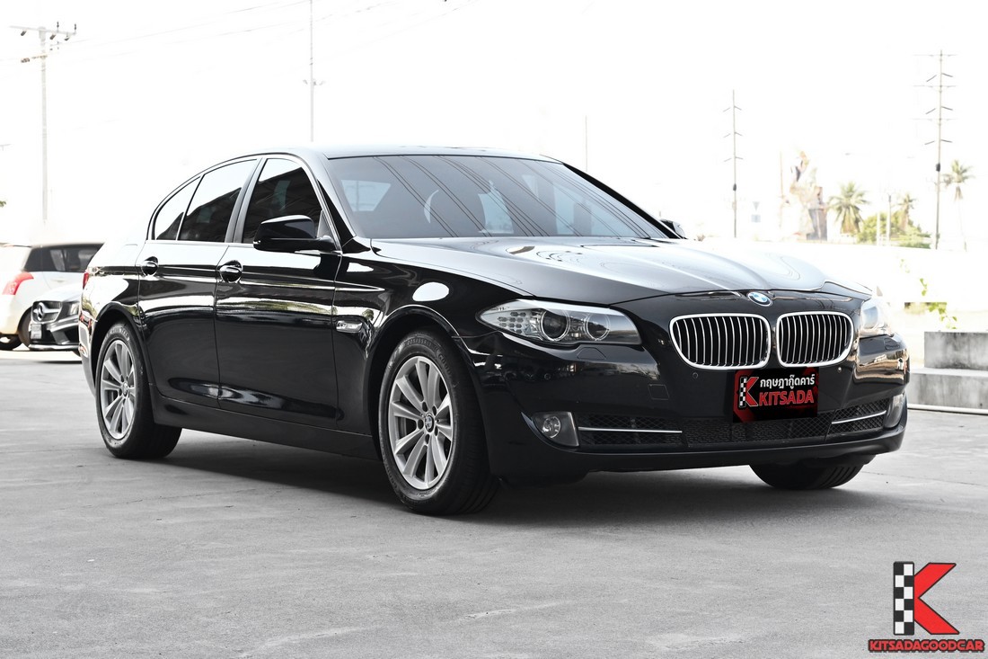 BMW 520i F10 2013 สีดำ มุมหน้า-ซ้าย