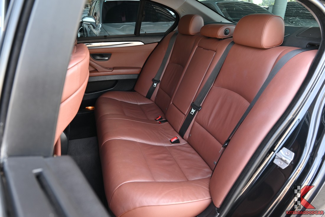 เบาะผู้โดยสารตอนหลัง นั่งสบาย