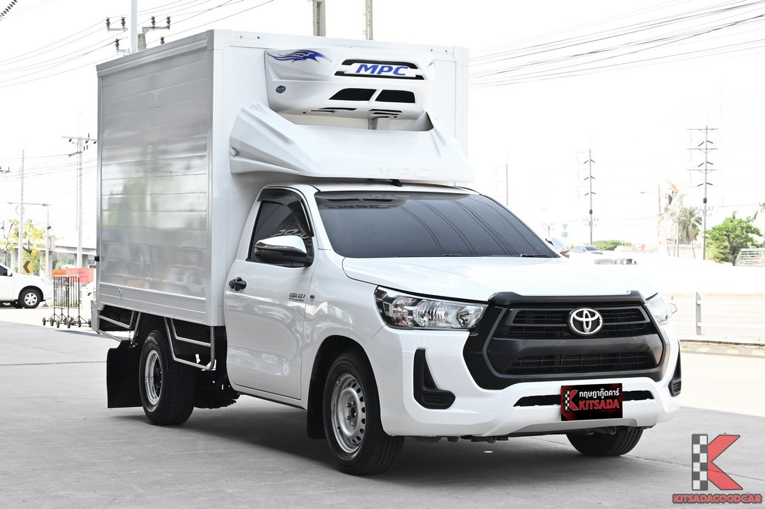 Toyota Hilux Revo 2.4 Entry Single Cab ปี 2023 รถกระบะตู้เย็น MPC สีขาว มุมหน้าเฉียง