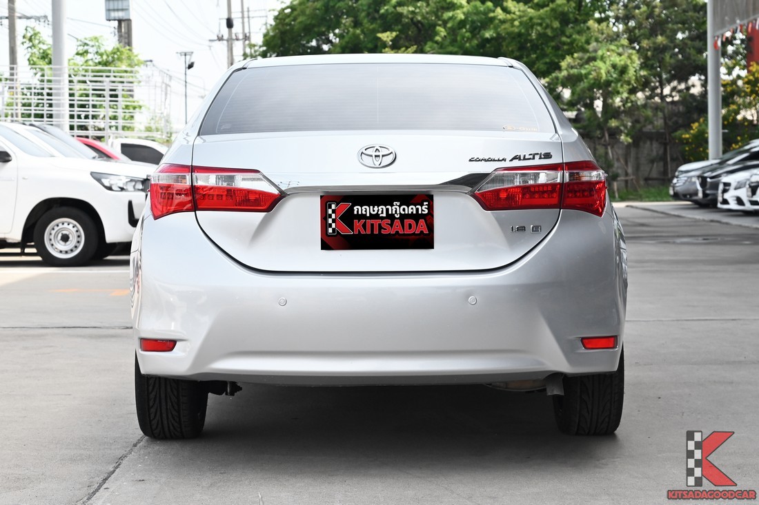 Toyota Corolla Altis 2014 มือสอง มุมท้ายตรง